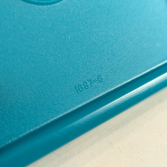 TUPPERWARE Cheese keeper in blue - Picture 6 of 9